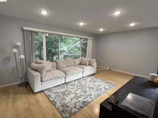 2636 WARRING ST, Berkeley, CA 94704
