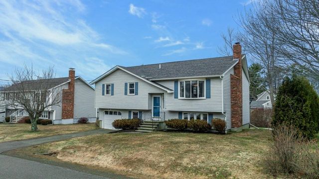 68 Airport Drive, York, ME 03909