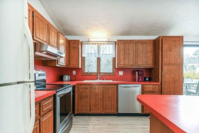 68 Airport Drive, York, ME 03909