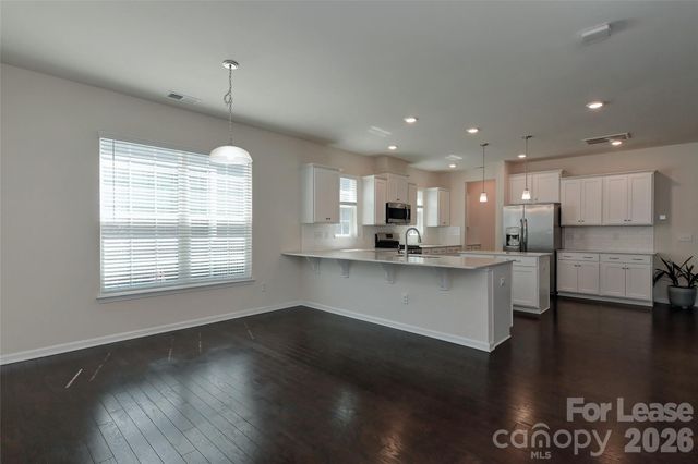 8017 Cornhill Avenue, Charlotte, NC 28277