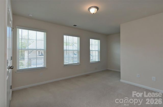 8017 Cornhill Avenue, Charlotte, NC 28277