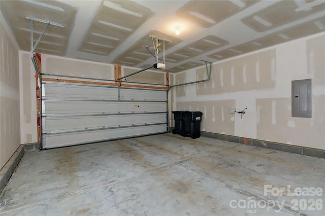 8017 Cornhill Avenue, Charlotte, NC 28277