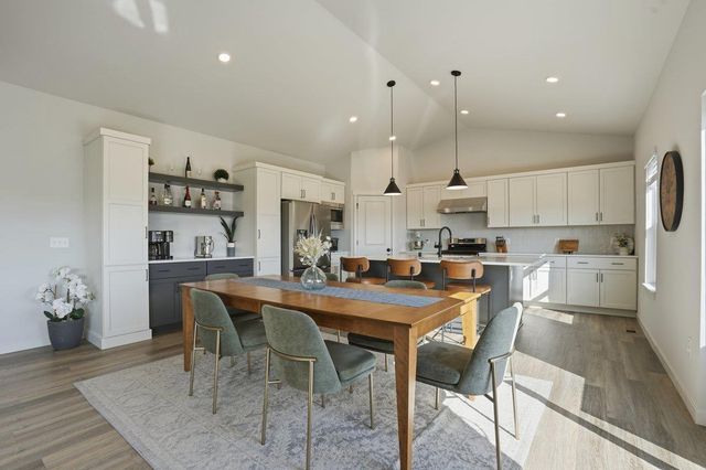 1543 N Thompson Road, Sun Prairie, WI 53590