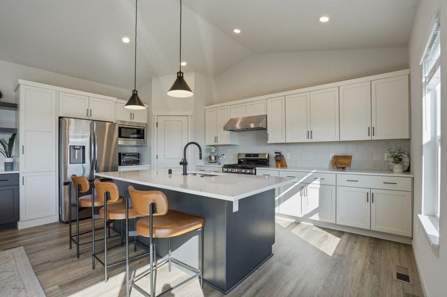 1543 N Thompson Road, Sun Prairie, WI 53590