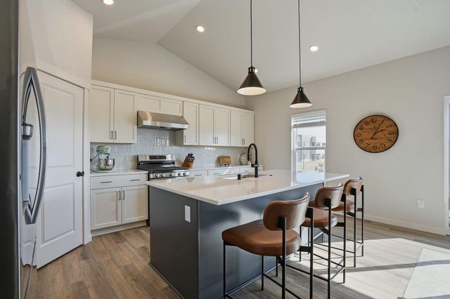 1543 N Thompson Road, Sun Prairie, WI 53590