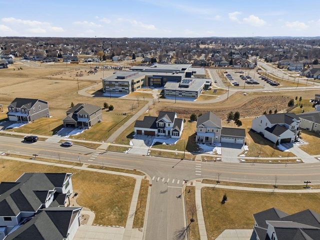 1543 N Thompson Road, Sun Prairie, WI 53590