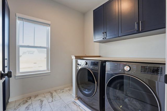 1543 N Thompson Road, Sun Prairie, WI 53590