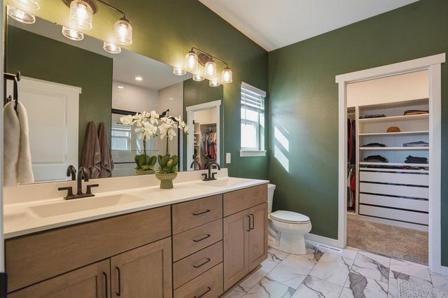 1543 N Thompson Road, Sun Prairie, WI 53590