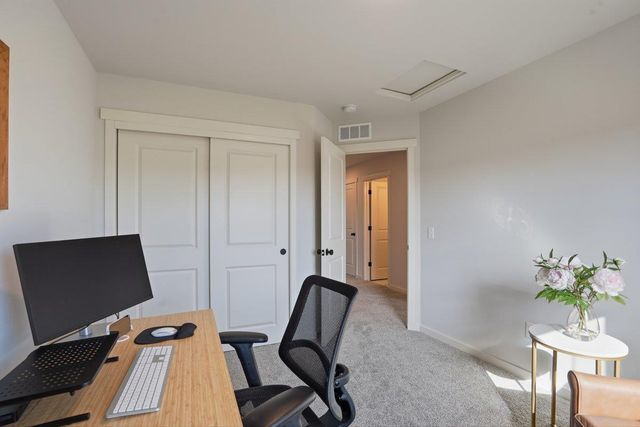 1543 N Thompson Road, Sun Prairie, WI 53590