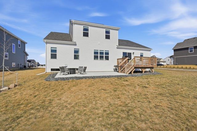 1543 N Thompson Road, Sun Prairie, WI 53590