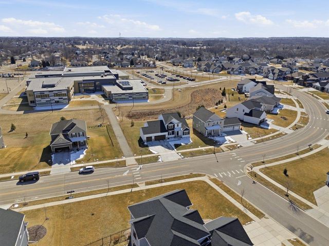 1543 N Thompson Road, Sun Prairie, WI 53590