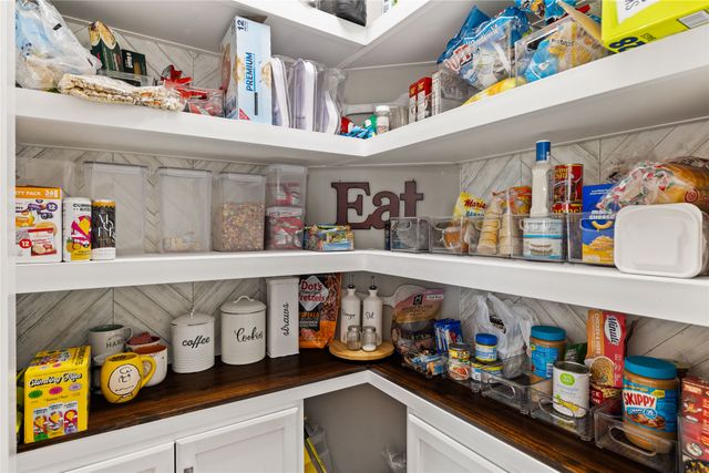 418 W High Road, Norwalk, IA 50211