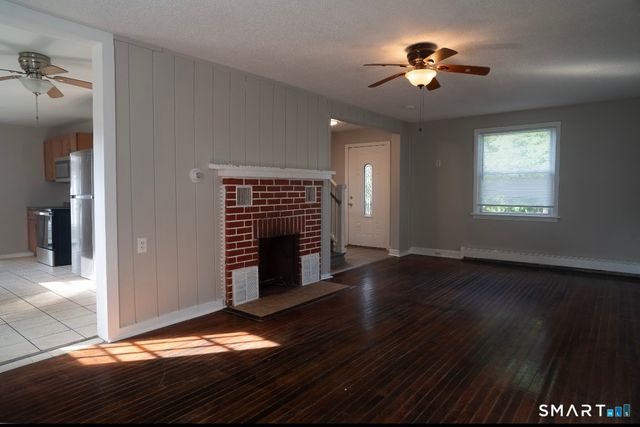 6 Harry Drive, West Haven, CT 06516