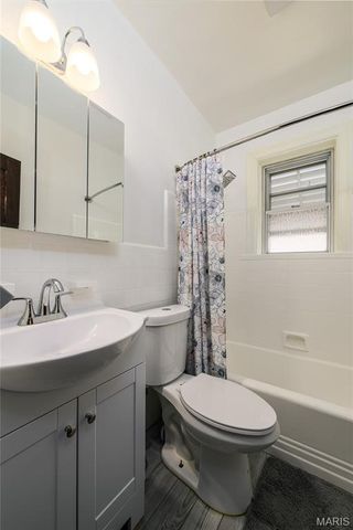 6633 Tholozan Avenue, St Louis, MO 63109