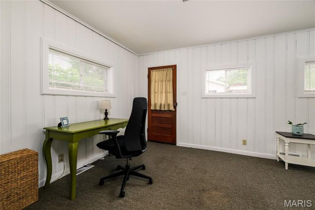 6633 Tholozan Avenue, St Louis, MO 63109