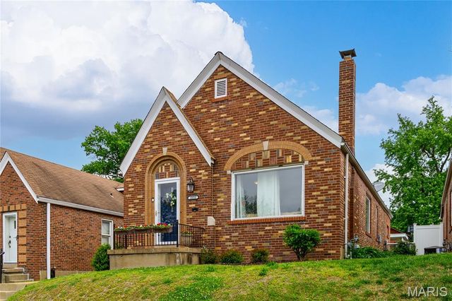 6633 Tholozan Avenue, St Louis, MO 63109