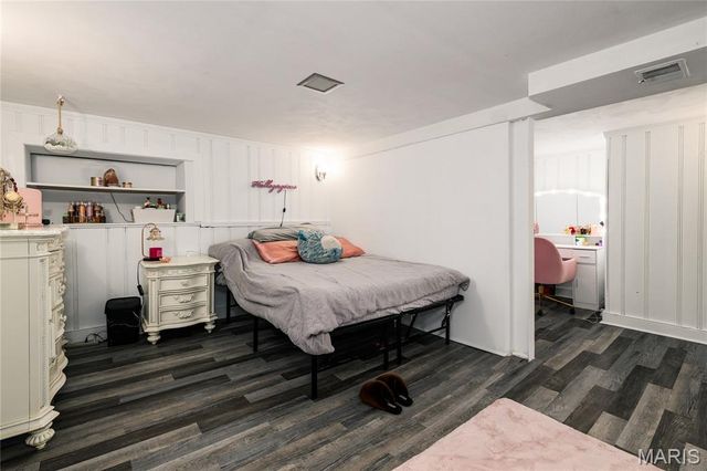 6633 Tholozan Avenue, St Louis, MO 63109