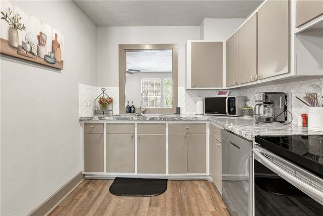 102 Moss Street, College Station, TX 77840