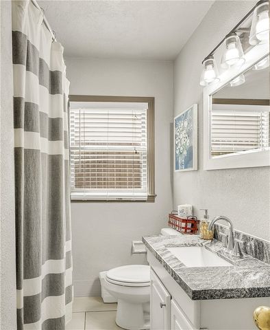 102 Moss Street, College Station, TX 77840