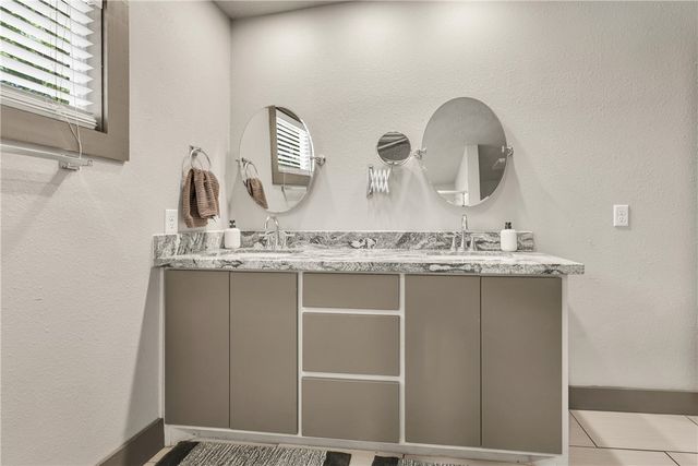 102 Moss Street, College Station, TX 77840