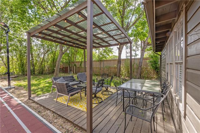 102 Moss Street, College Station, TX 77840