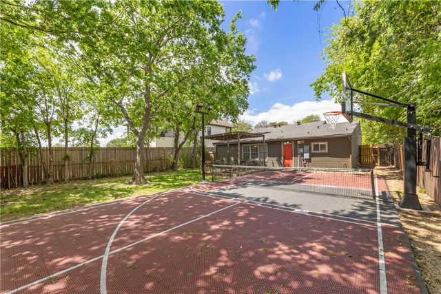 102 Moss Street, College Station, TX 77840