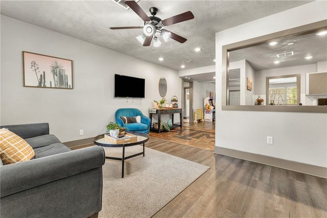 102 Moss Street, College Station, TX 77840