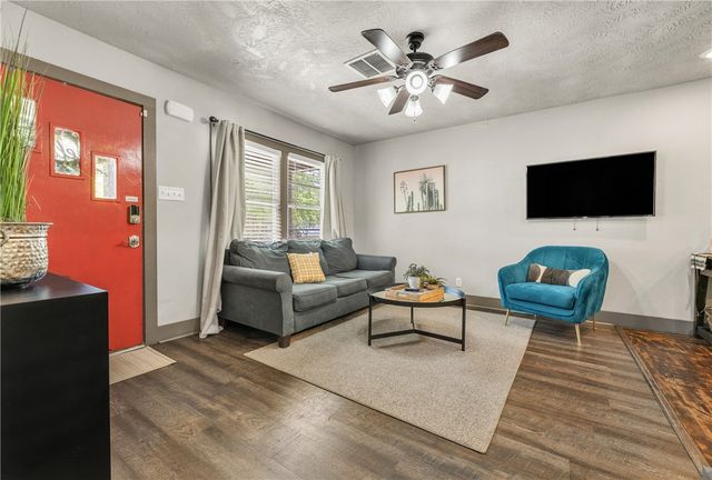 102 Moss Street, College Station, TX 77840