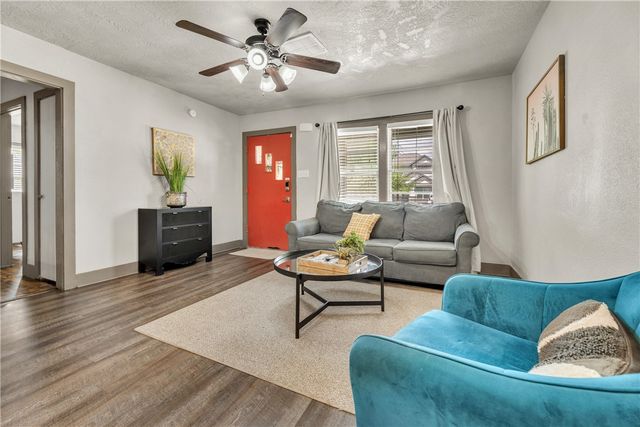 102 Moss Street, College Station, TX 77840