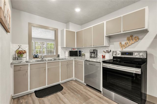 102 Moss Street, College Station, TX 77840