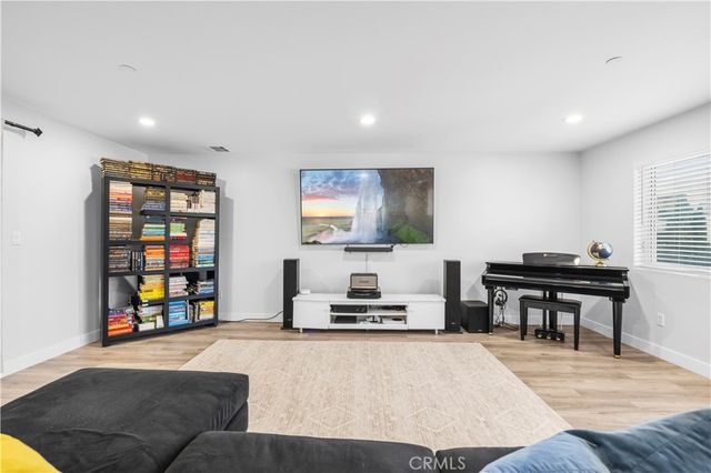 16557 Vine Terrace, Van Nuys, CA 91406