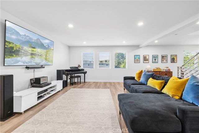 16557 Vine Terrace, Van Nuys, CA 91406