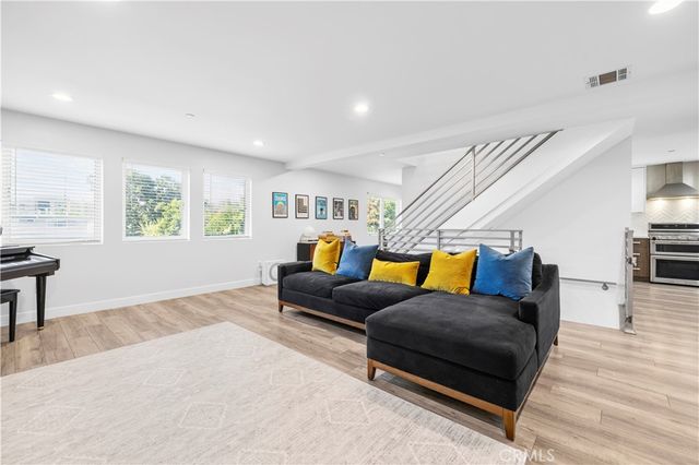 16557 Vine Terrace, Van Nuys, CA 91406
