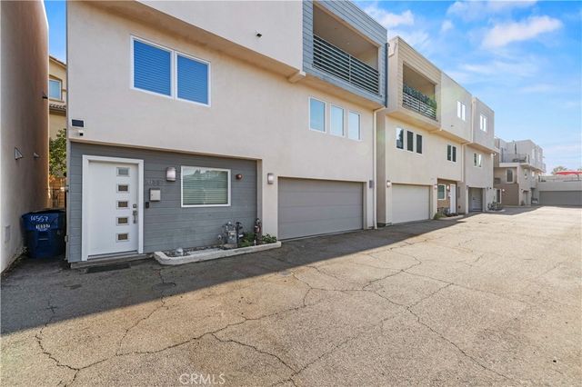 16557 Vine Terrace, Van Nuys, CA 91406