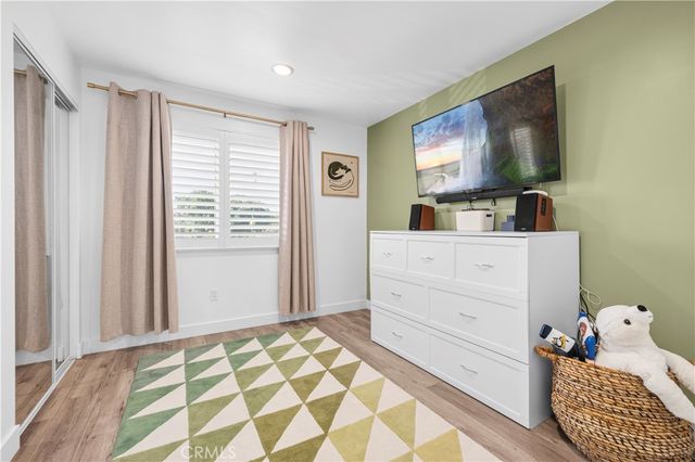 16557 Vine Terrace, Van Nuys, CA 91406