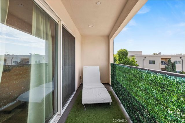 16557 Vine Terrace, Van Nuys, CA 91406