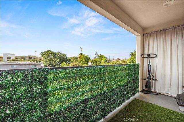 16557 Vine Terrace, Van Nuys, CA 91406