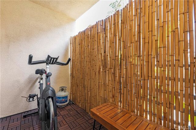 16557 Vine Terrace, Van Nuys, CA 91406
