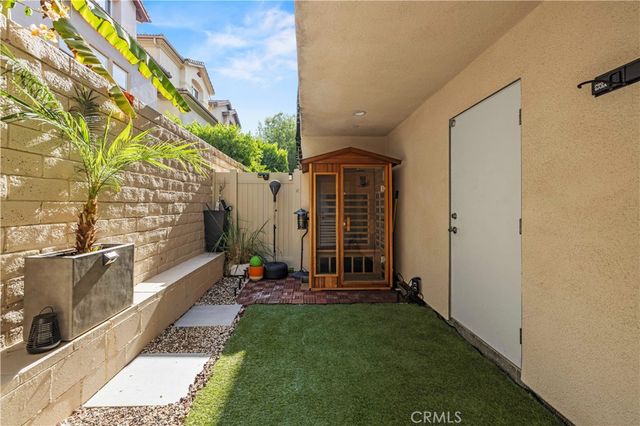 16557 Vine Terrace, Van Nuys, CA 91406
