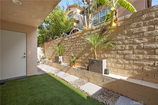 16557 Vine Terrace, Van Nuys, CA 91406