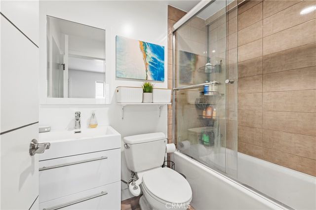16557 Vine Terrace, Van Nuys, CA 91406