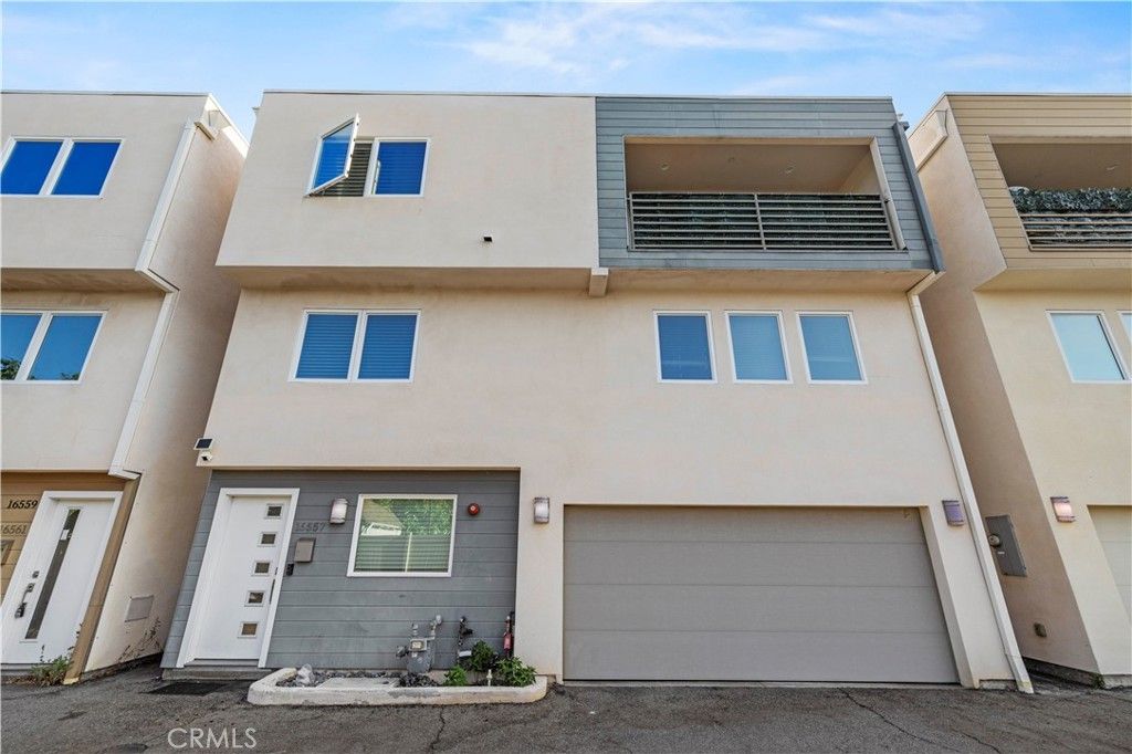 16557 Vine Terrace, Van Nuys, CA 91406