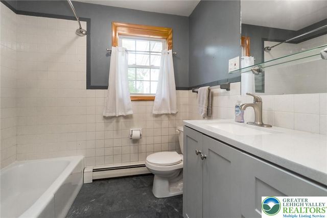 2132 Clearview Avenue, Stroud Twp, PA 18360