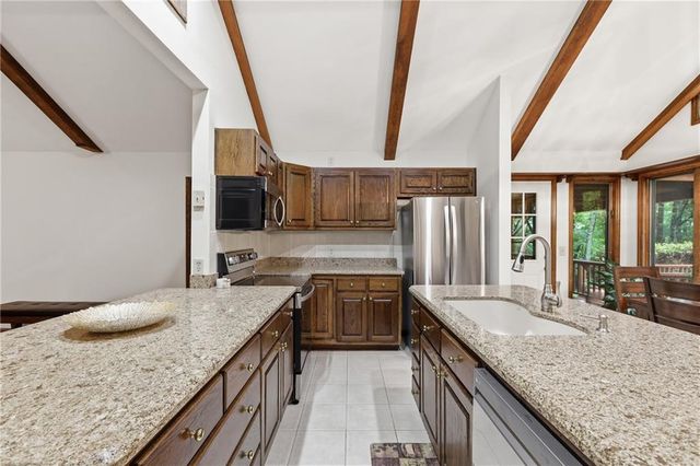 925 Horseshoe Bend Road, Dahlonega, GA 30533