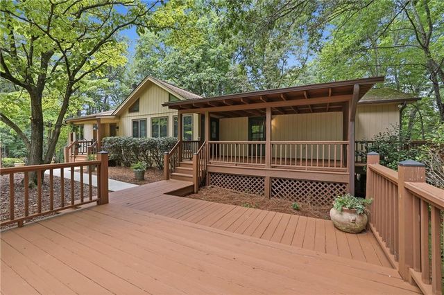 925 Horseshoe Bend Road, Dahlonega, GA 30533
