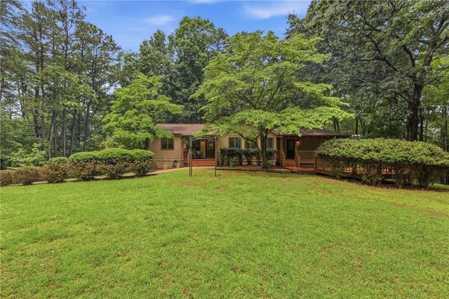 925 Horseshoe Bend Road, Dahlonega, GA 30533