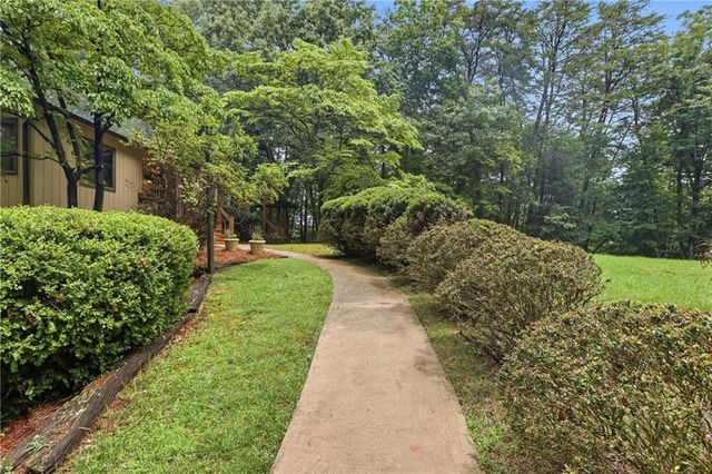 925 Horseshoe Bend Road, Dahlonega, GA 30533