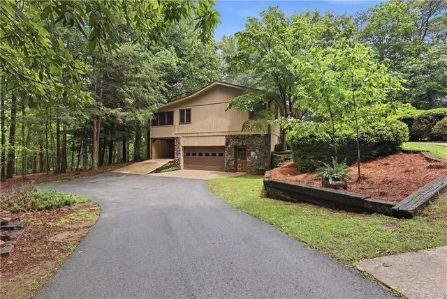 925 Horseshoe Bend Road, Dahlonega, GA 30533