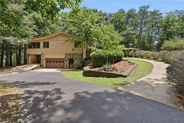 925 Horseshoe Bend Road, Dahlonega, GA 30533