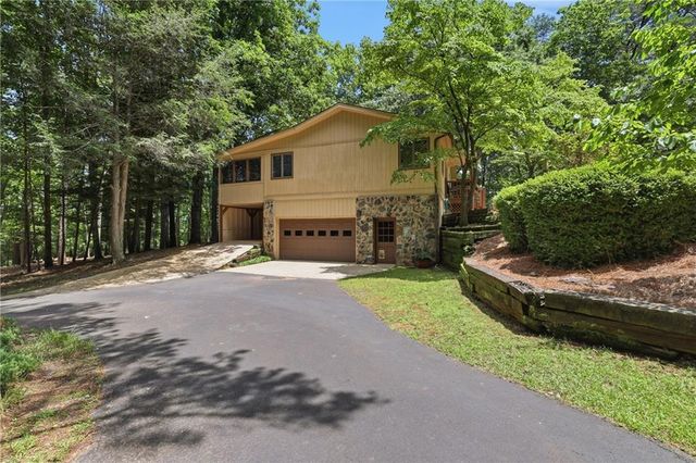 925 Horseshoe Bend Road, Dahlonega, GA 30533